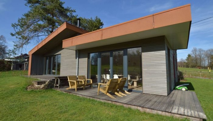 Chic Retreat Near Lake _ Fens